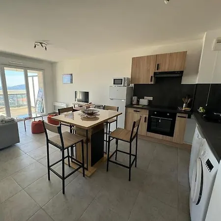 Belle Vue Apartment *